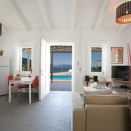 Vasiliki Cottages ヴァシリキ