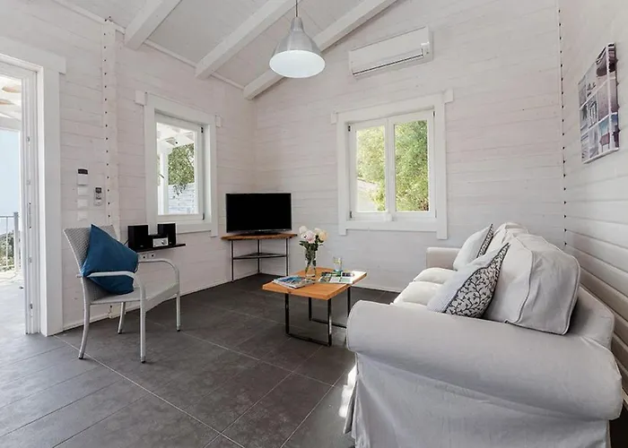 Vasiliki Cottages * Vasiliki